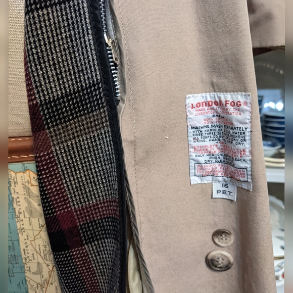 Vintage London Fog Trench Coat - Picture 3 of 5